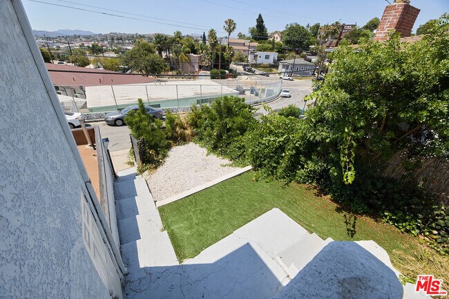 Building Photo - 1416 Helen Dr