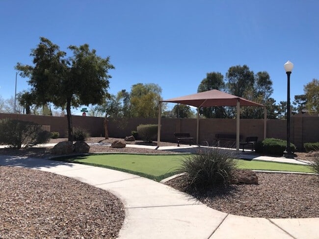 Building Photo - Great Gated Community Near Strip !!!!