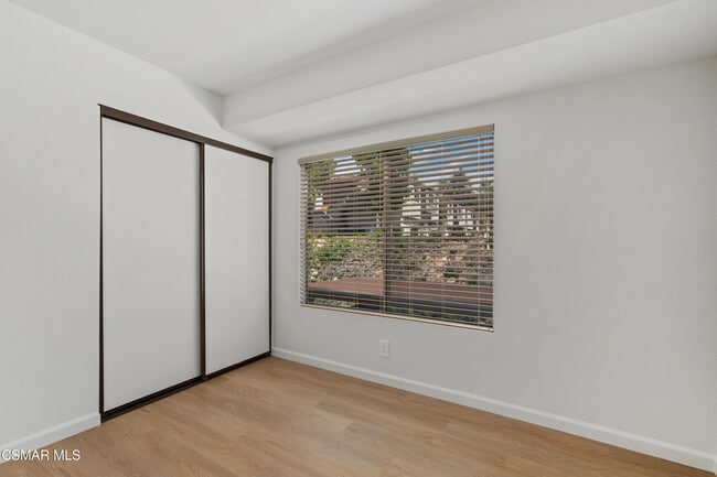Building Photo - 501 Via Colinas