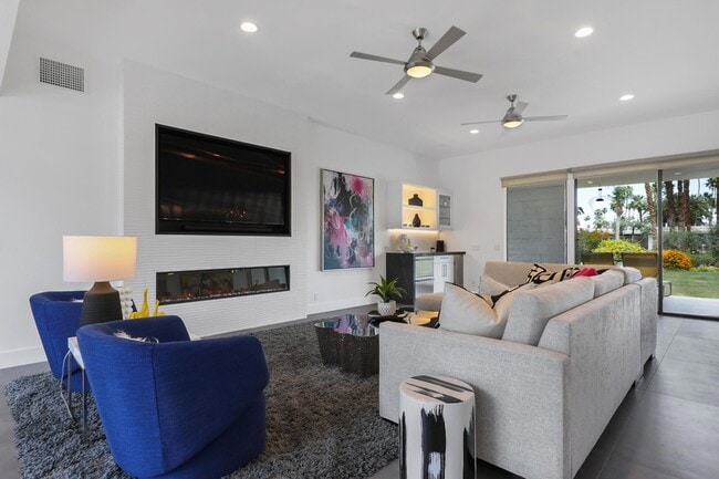 Building Photo - 76770 Lark Dr