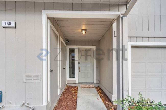 Building Photo - 135 Southwind Dr