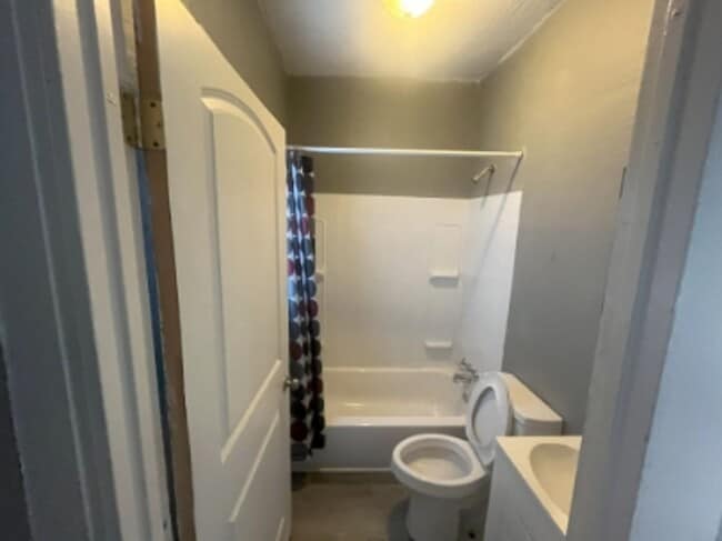 Building Photo - 2239 E 34th St