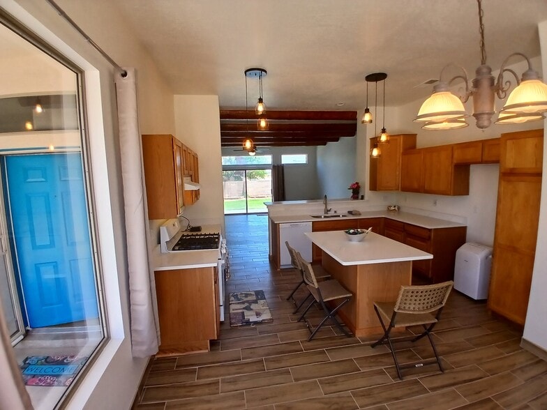 Building Photo - 10112 Luz del Dia Dr NW