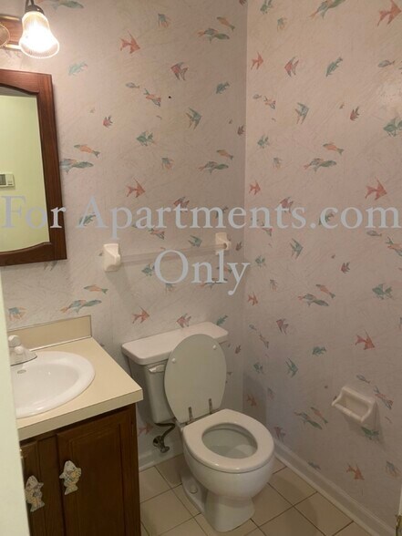 Downstair bath - 5230 Winkworth Pkwy