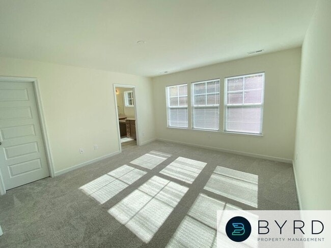 Building Photo - 18549 Palisades Rdg