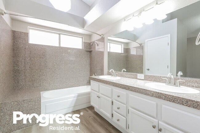 Building Photo - 5797 Goodsprings Ct