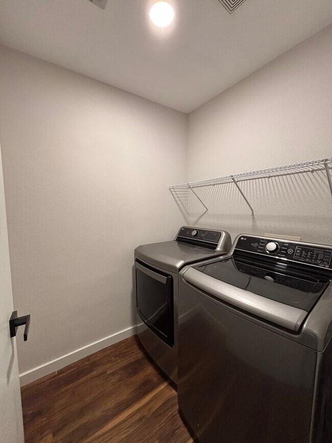 Building Photo - 1117 Marcia Ln