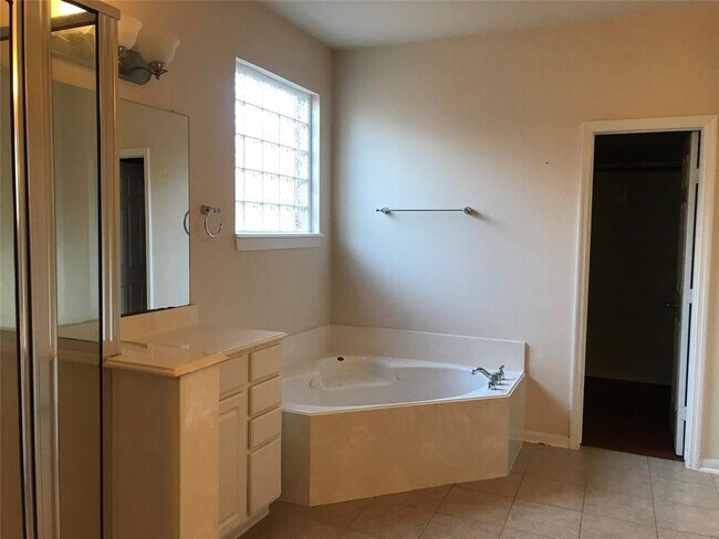 Building Photo - 8318 Golden Harbor