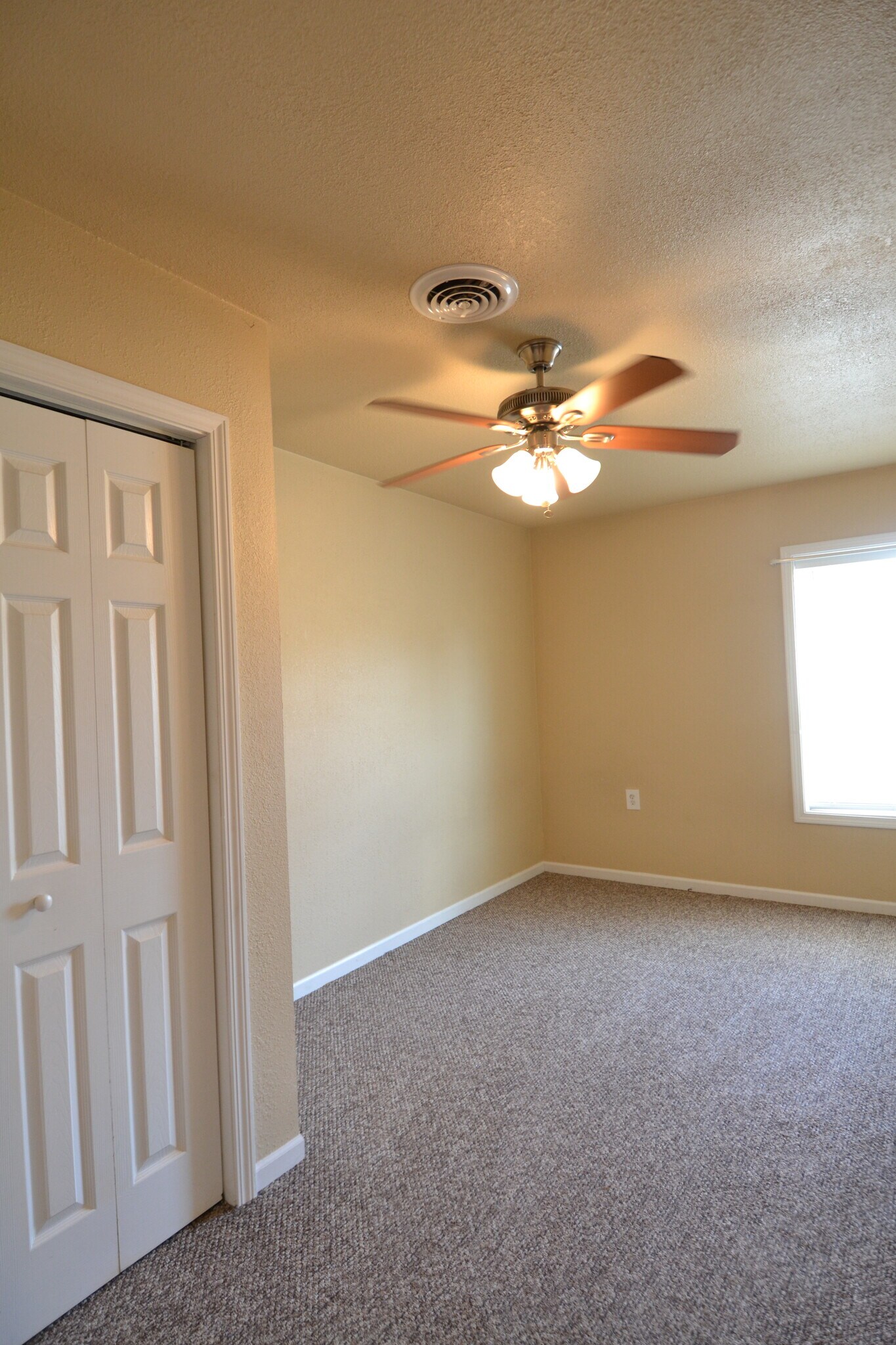 Building Photo - 1203 S Osteopathy Ave