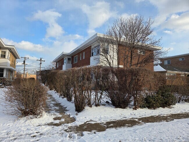 Building Photo - 8649 Niles Center Rd