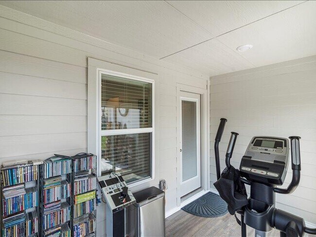 Building Photo - 200 Grapefruit Rd