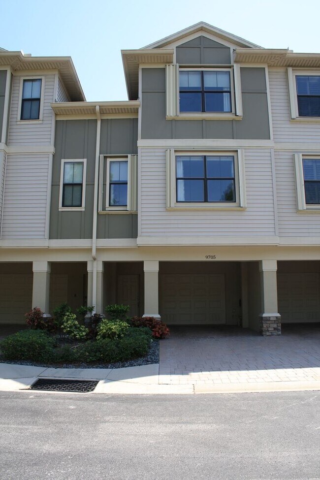 Primary Photo - Beautiful Townhome on Peaceful Conservatio...