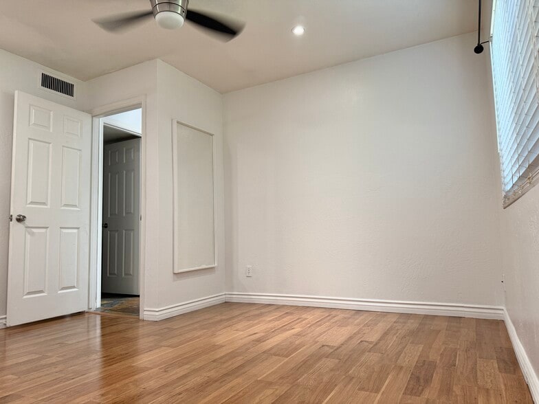 Second Bedroom - 7800 E Lincoln Dr