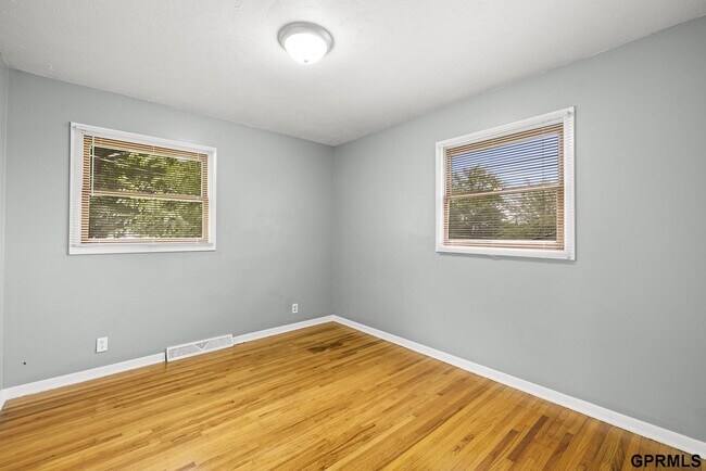 Building Photo - 105 Hillside Dr
