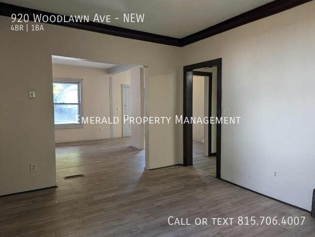 Building Photo - 920 Woodlawn Ave