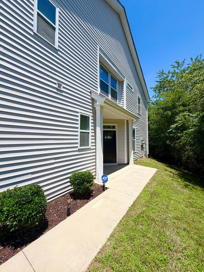 Building Photo - 610 Santa Clara Dr