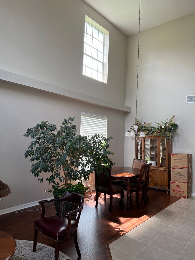 Building Photo - 2465 Rainey Ct
