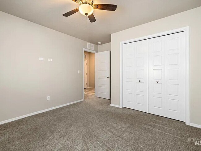 Building Photo - 11887 W Box Canyon St