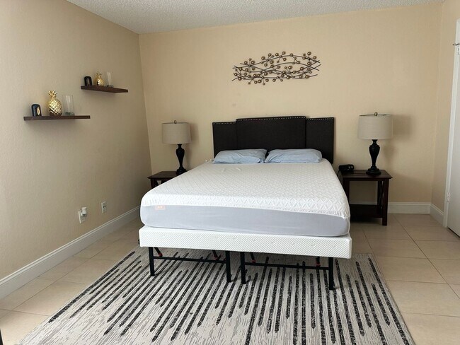 Building Photo - 2/2 Fully Furnished Condo in Orlando