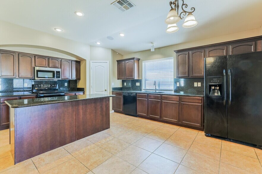 Building Photo - 38224 N Establo Dr