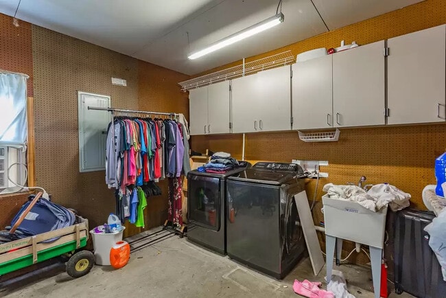 Building Photo - 161 Clara Lee Rd