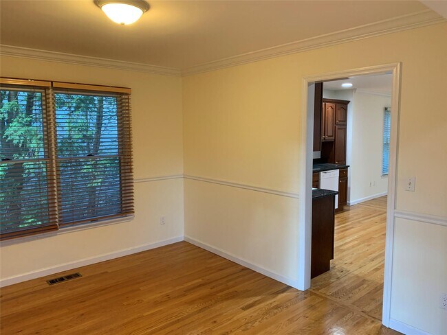 Building Photo - 243 Boulevard