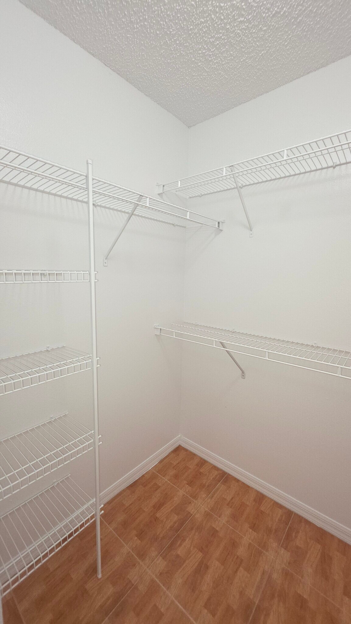 Building Photo - 1699 Landfair Ave