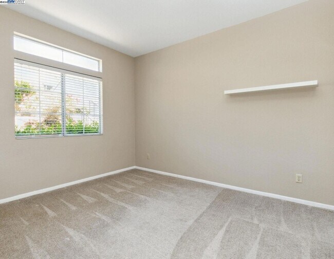 Building Photo - 8170 Mountain View Dr