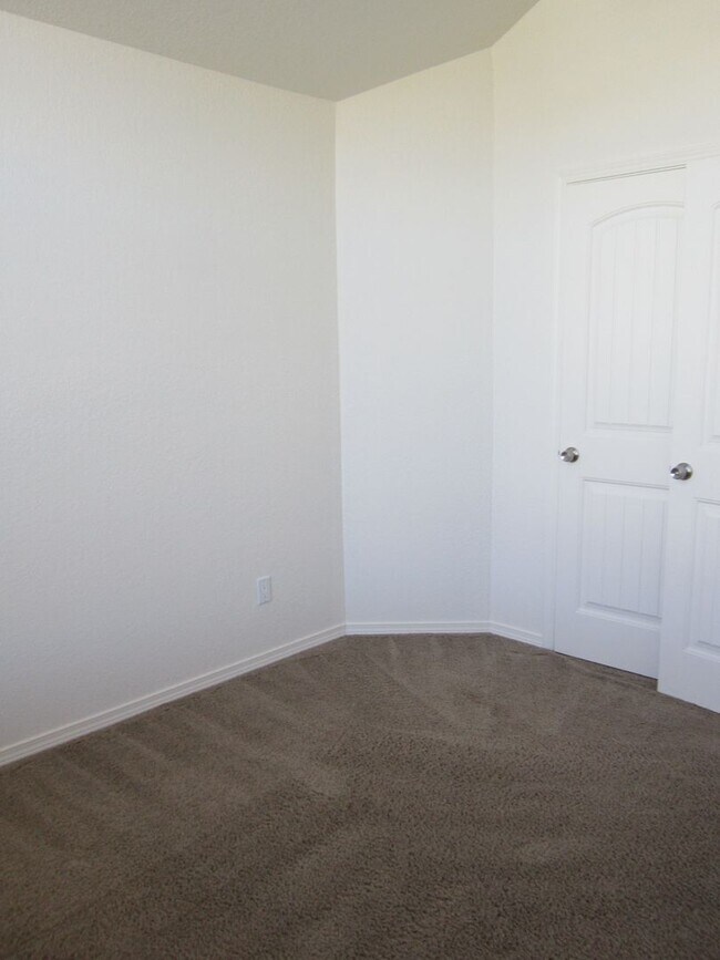 Building Photo - Lanc1710/1714