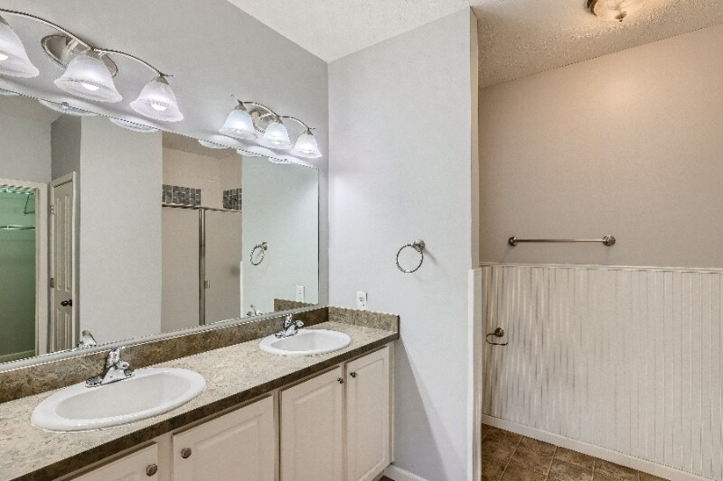 Building Photo - 9136 Scenic View Cir