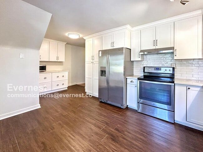 Building Photo - 1807 Dresden Dr NE