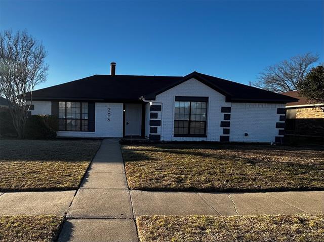 Building Photo - 206 N Alder Dr