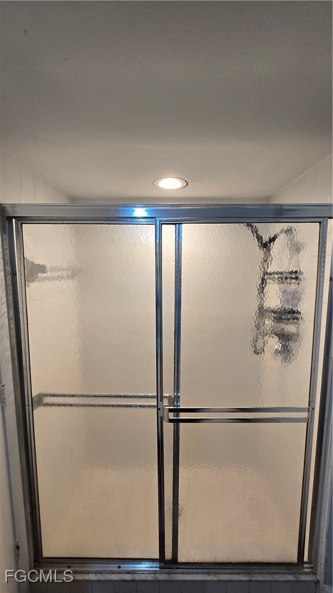 Building Photo - 5223 Cedarbend Dr