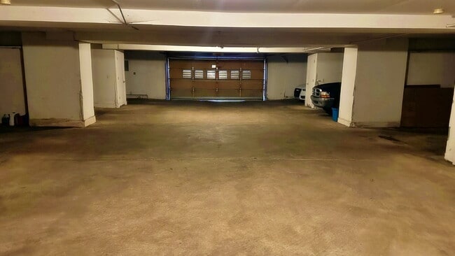 Building Photo - Quiet End Unit 3 Bed 2 Bath Townhome in Cherry Creek Schools Close to Cherry Creek Reservoir!! 2 ...