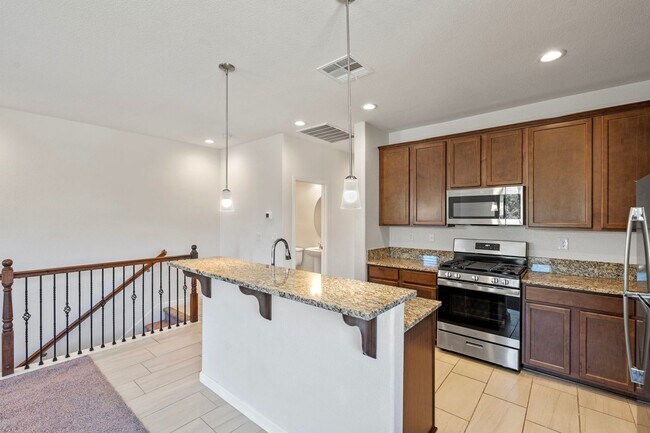 Building Photo - Welcome to this beautiful Carson City townhome available for rent