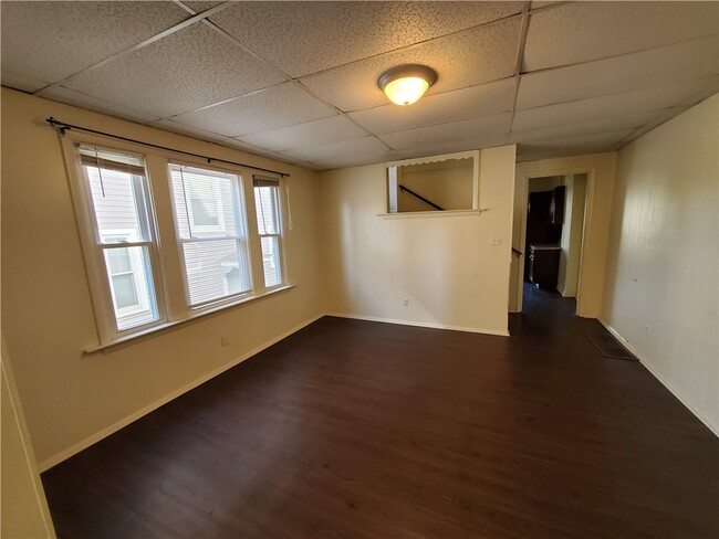Building Photo - 55 Middlesex Rd