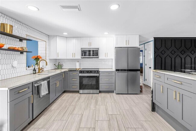 Building Photo - 354 74th Ave NE