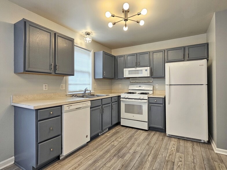 Building Photo - 160 Riders Way