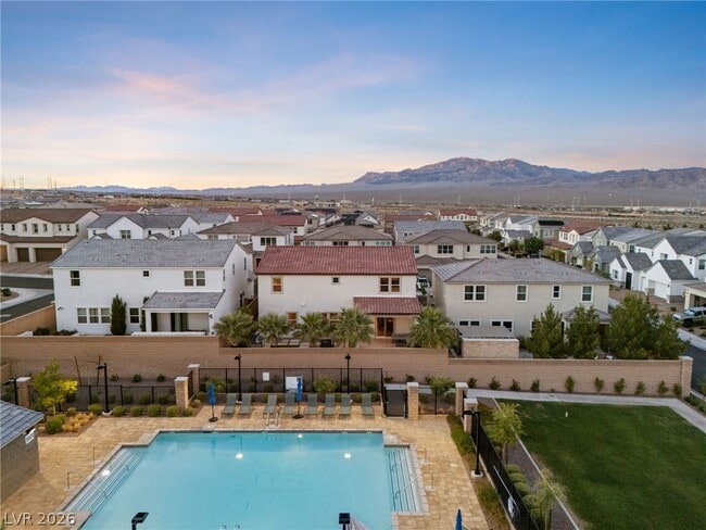 Building Photo - 10125 Sequoia Glen Ave
