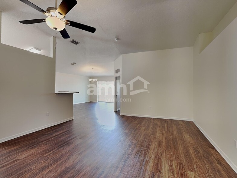 Building Photo - 5251 Silver Thistle Ln