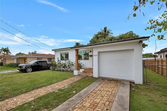 Building Photo - 3050 SW 23rd Terrace