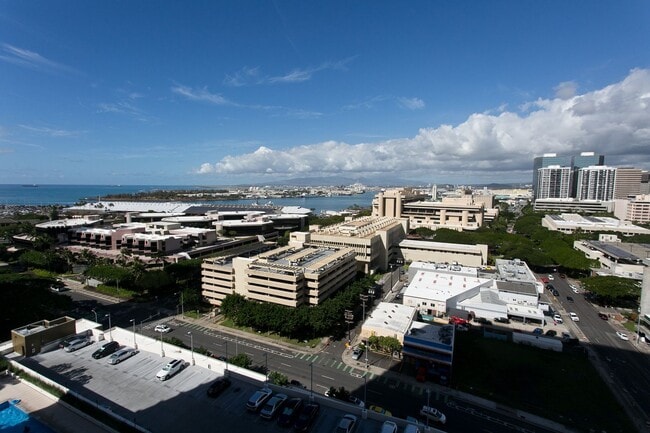 Building Photo - Available May 1st, One Bedroom One Bath Condo in Kakaako