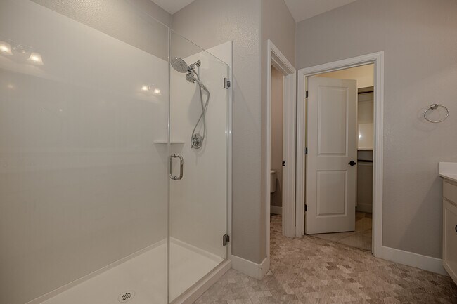 Building Photo - 196 E Main Ave