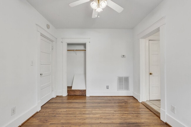 Building Photo - Charming Sylvan Park Shotgun Apartment in ...