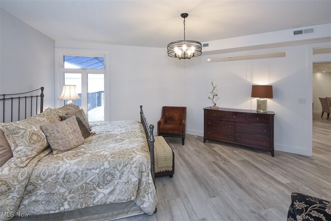 Building Photo - 19000 Lake Rd