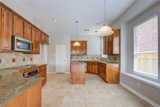 Building Photo - 18015 Darling Point Ct