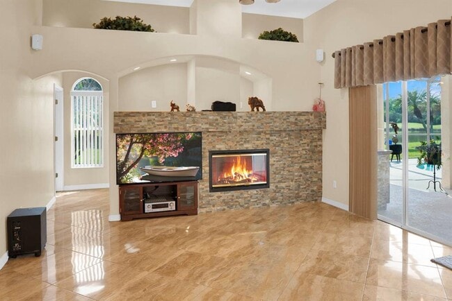 Building Photo - 215 Strathmore Cir