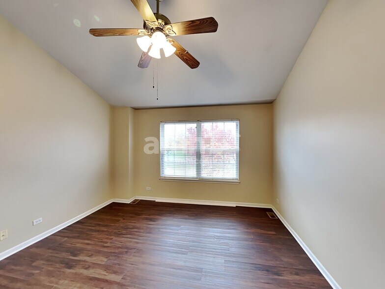 Building Photo - 2670 Spinnaker Dr