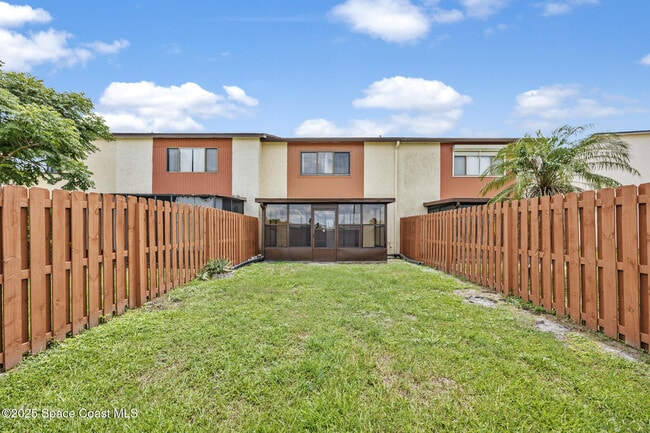 Building Photo - 40 Bogart Pl