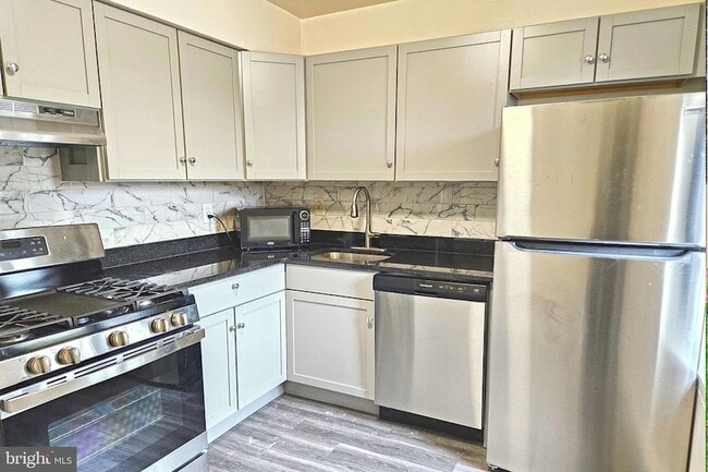 Building Photo - 9639 White Acre Rd